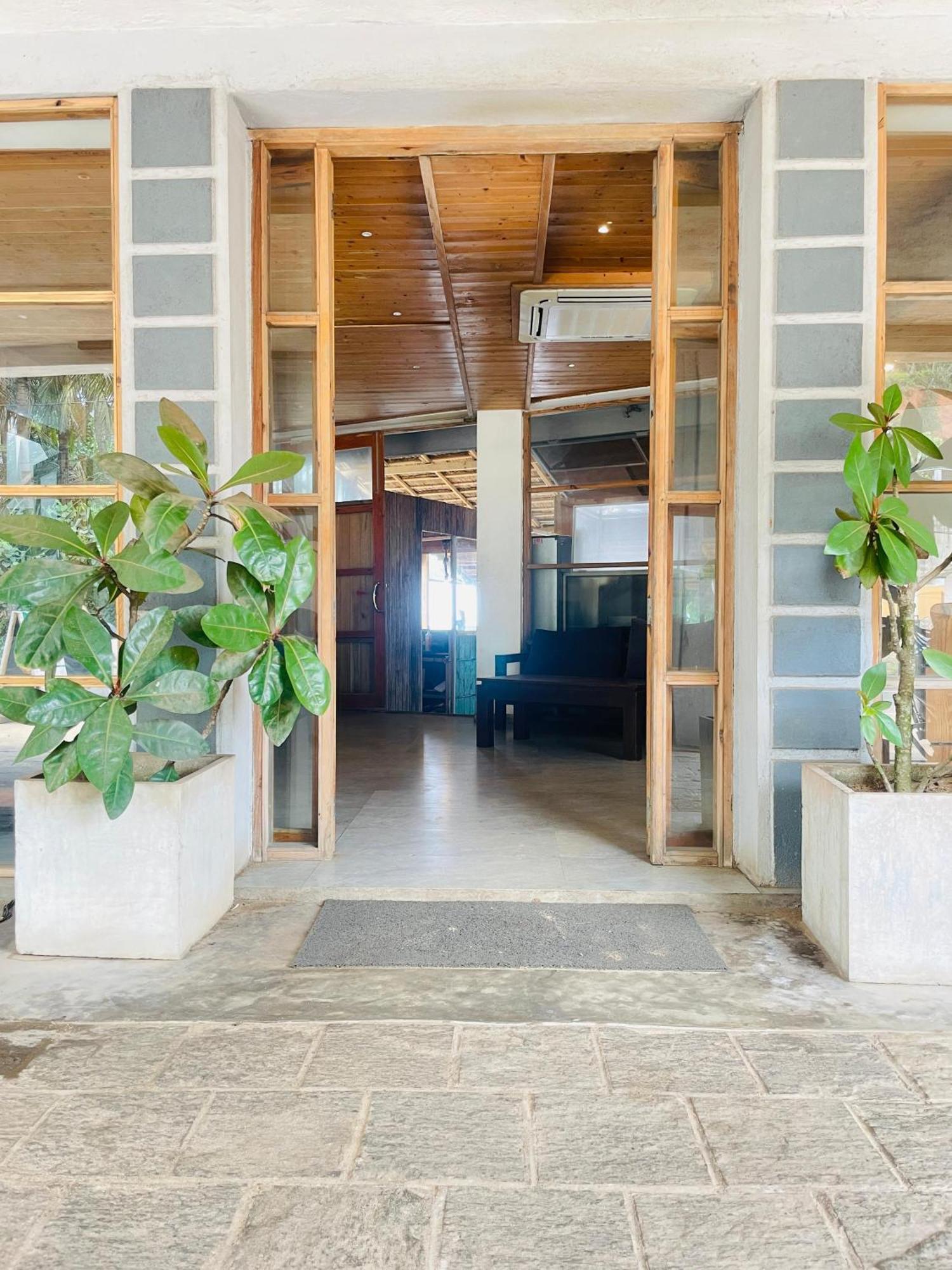 מיריסה Suncoast Beach Hotel מראה חיצוני תמונה